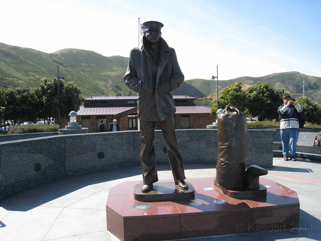 2011 Bay 2 Breakers Friday 0365.JPG - I was able to participate in the 100th annual running of the Bay to Breakers 12K race in San Francisco California. A weekend for sightseeing and racing.